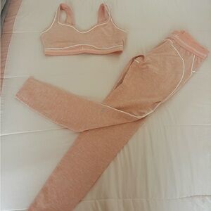 ALO Yoga Peach Sports Bra and Leggings Set